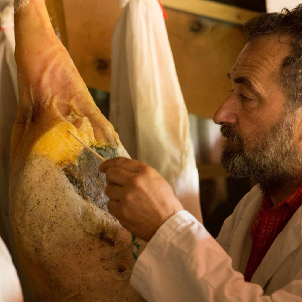 Kintoa Ham BOB - Stuk van 1kg van Christian Aguerre - Haranea Farm - Itxassou / Neder-Navarra - Baskenland - FRESKOA STORE